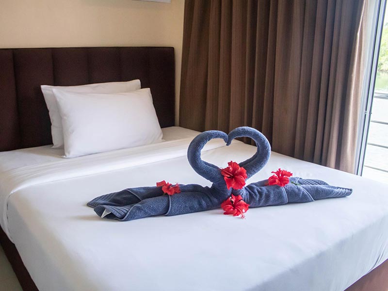 papa-kits-marina-fishing-lagoon-liloan-cebu-executive-room-01